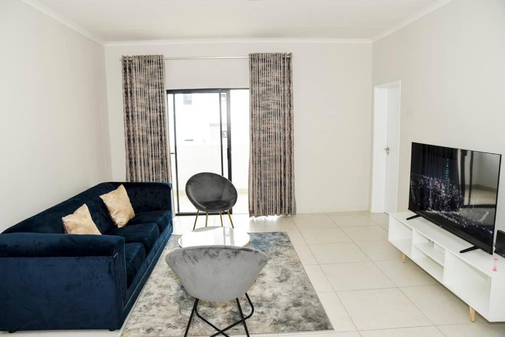 The Ellipse Palazzo Apartment Midrand Bagian luar foto