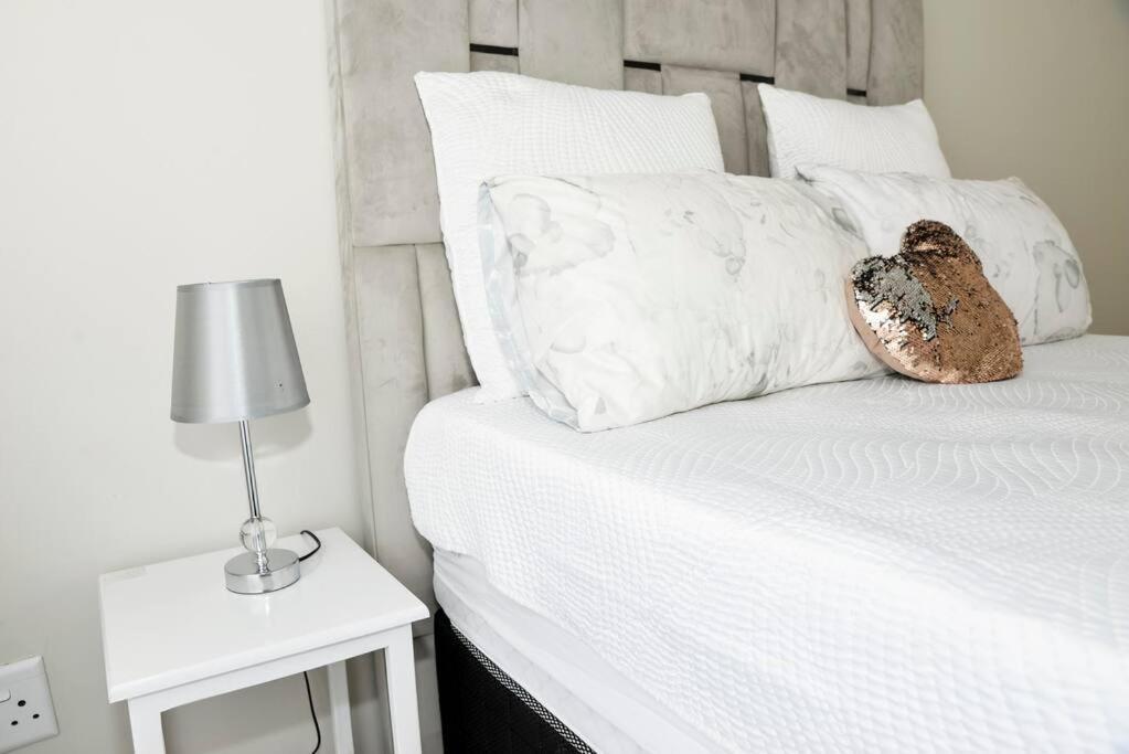 The Ellipse Palazzo Apartment Midrand Bagian luar foto