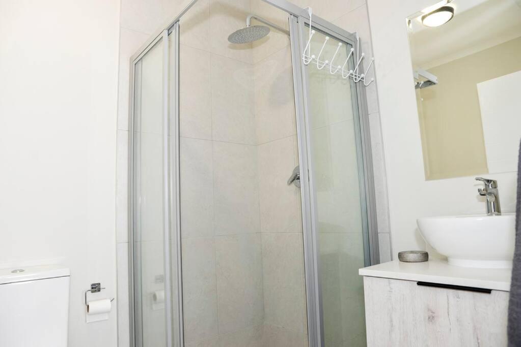 The Ellipse Palazzo Apartment Midrand Bagian luar foto