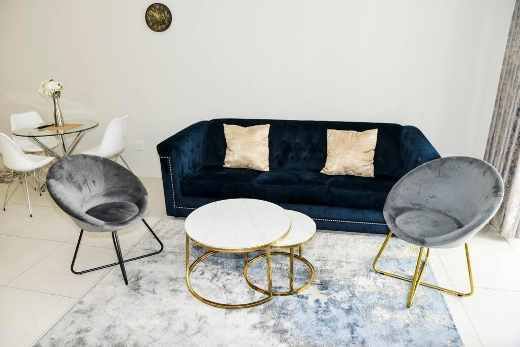The Ellipse Palazzo Apartment Midrand Bagian luar foto