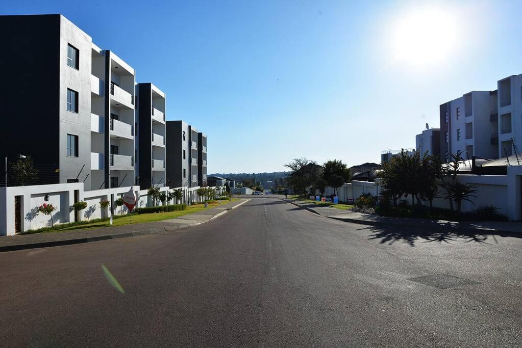 The Ellipse Palazzo Apartment Midrand Bagian luar foto